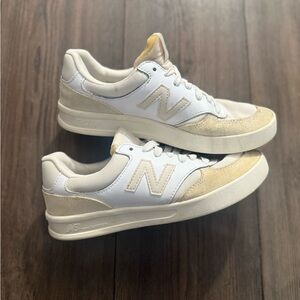 New Balance CT300 Women’s 6.5 Men’s 5 White Cream Suede Gum Sole Sneakers